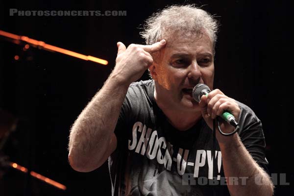 JELLO BIAFRA AND THE GUANTANAMO SCHOOL OF MEDECINE - 2014-04-23 - PARIS - CentQuatre - Salle 400 - 